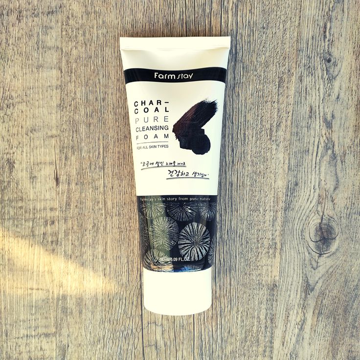 FARMSTAY CHARCOAL CLEANSER