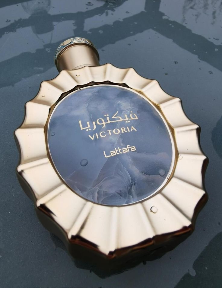 Lattafa Victoria Eau de Parfum